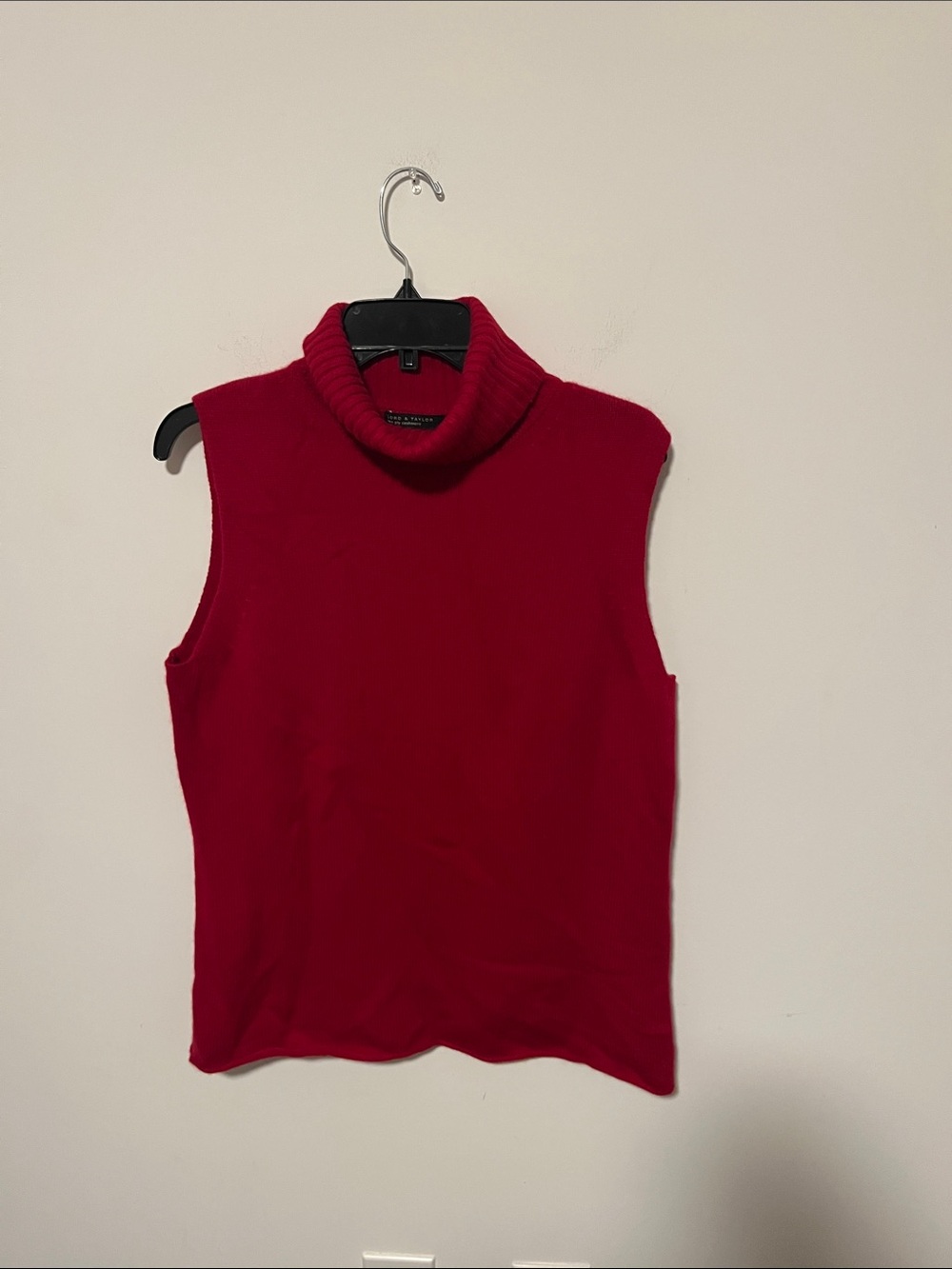 Ladies Lord & Taylor Cashmere Turtleneck Sleeveless Sweater